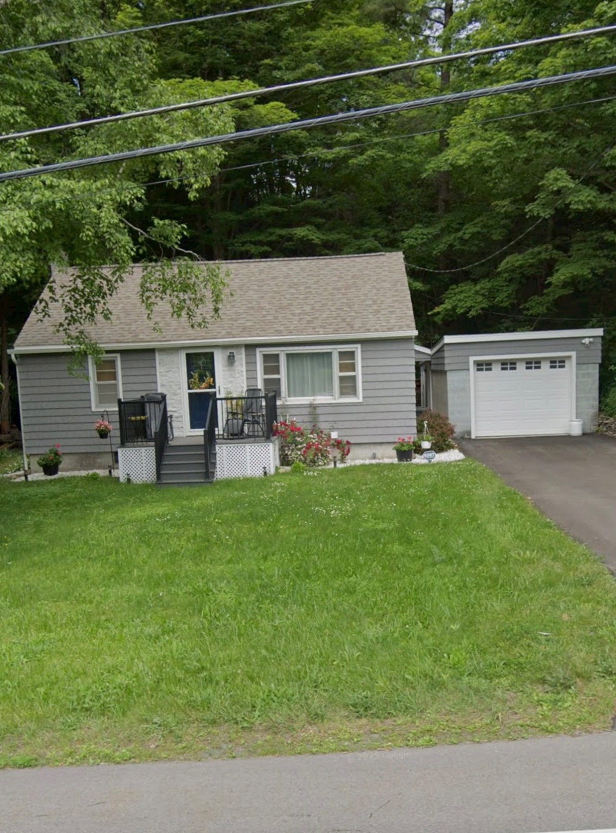 Cozy Cottage - Photo 1