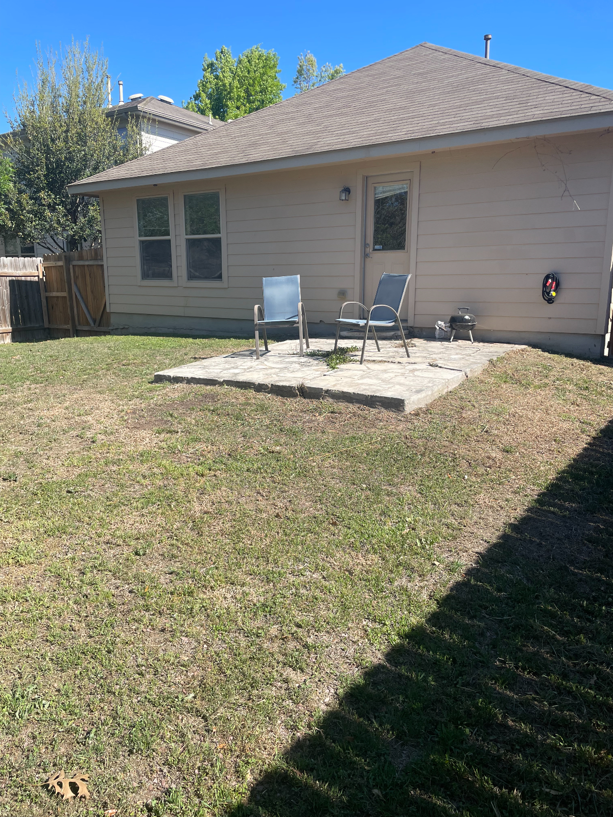 Whole home rental in South Austin|Community Pool|3bedrooms, 2 bath|Large backyard - Photo 10