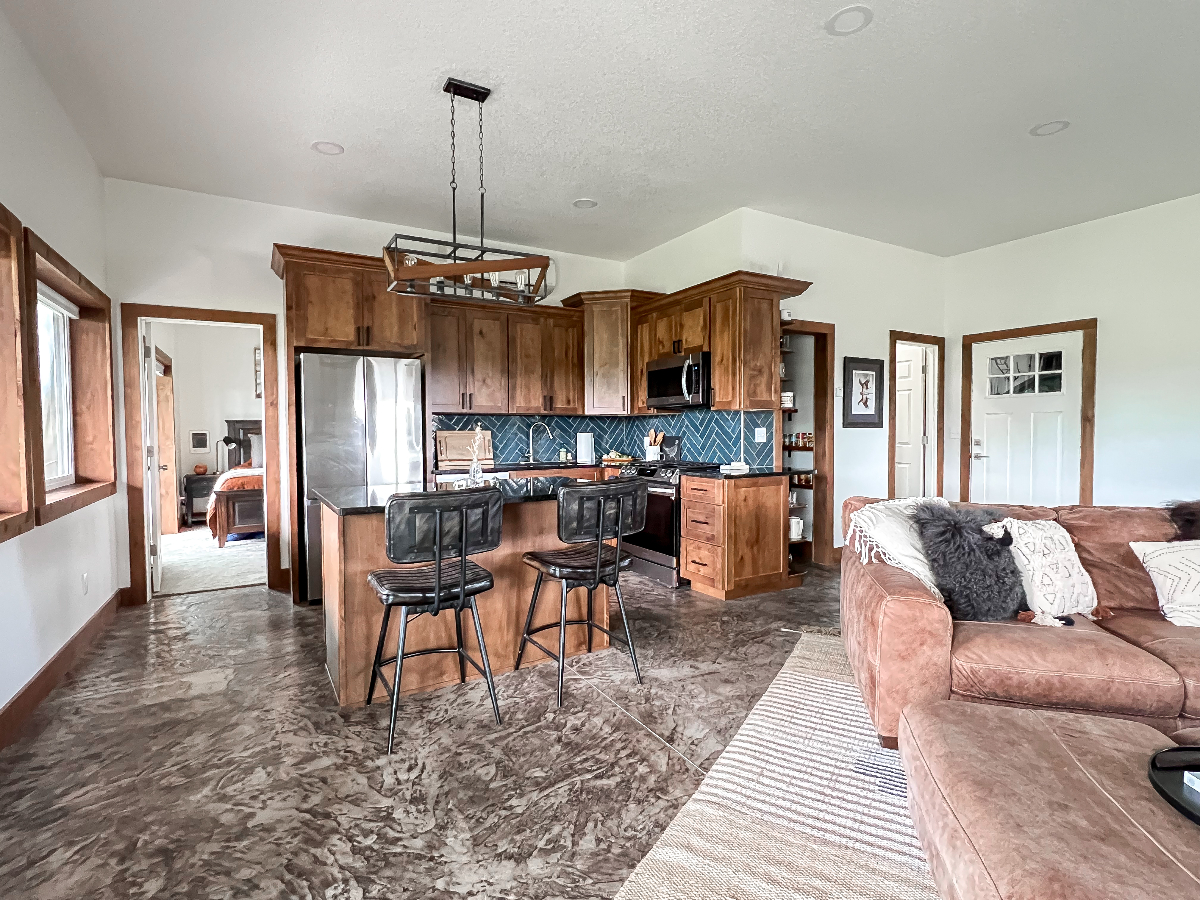 Private Country Living w/ Mountain Views - Photo 4