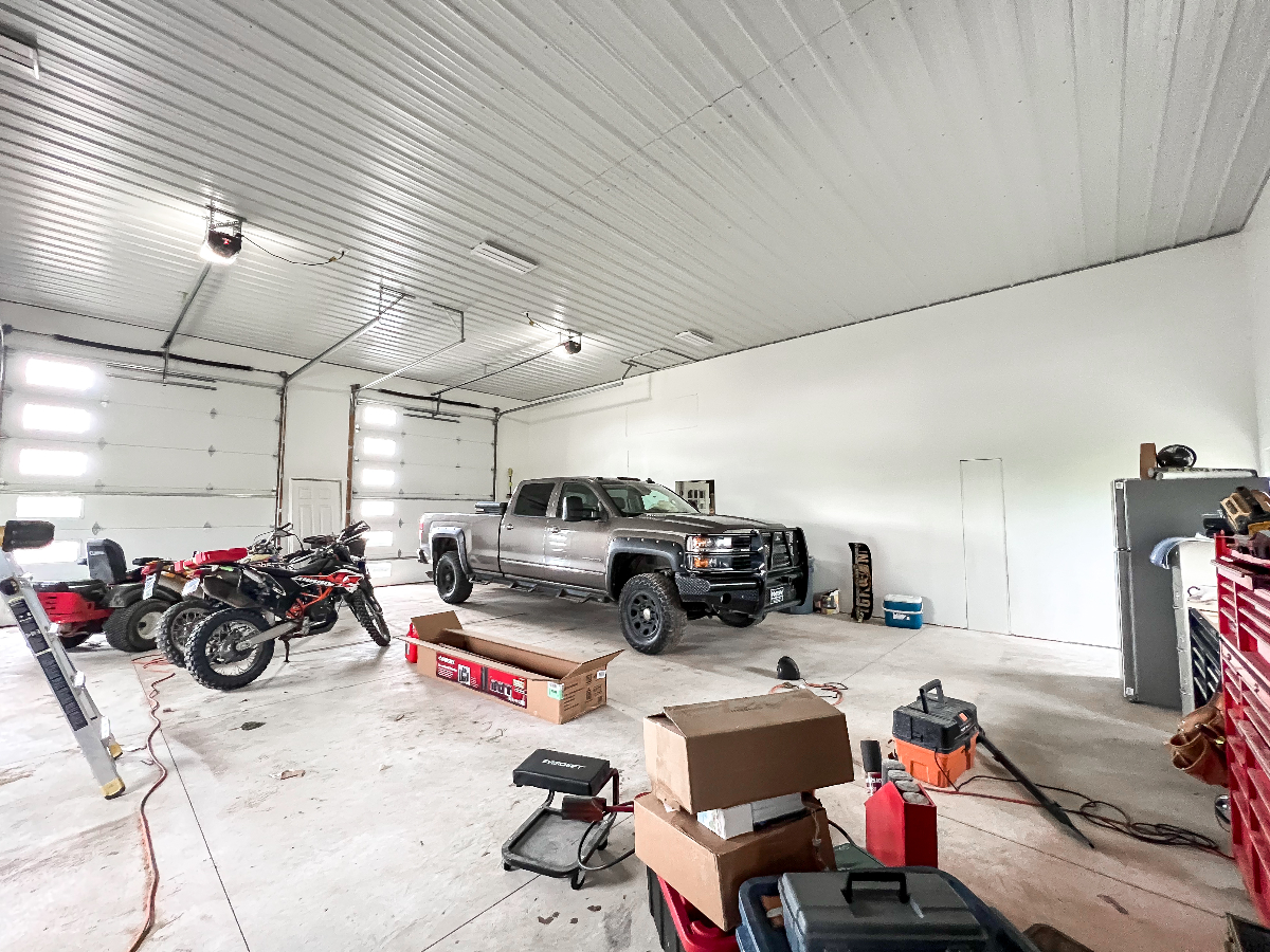 Private Country Living w/ Mountain Views - Photo 6