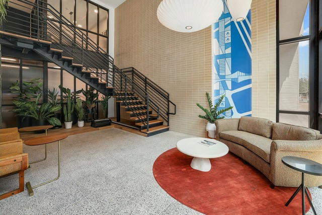 Mueller One Bedroom Luxury Aprtment - Photo 9