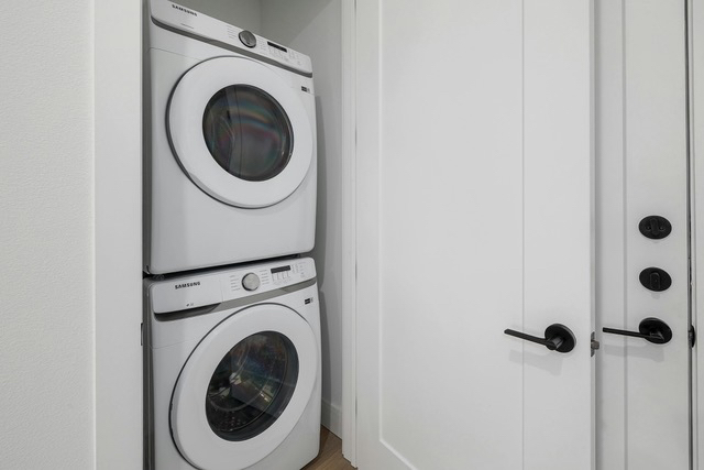 Mueller One Bedroom Luxury Aprtment - Photo 10