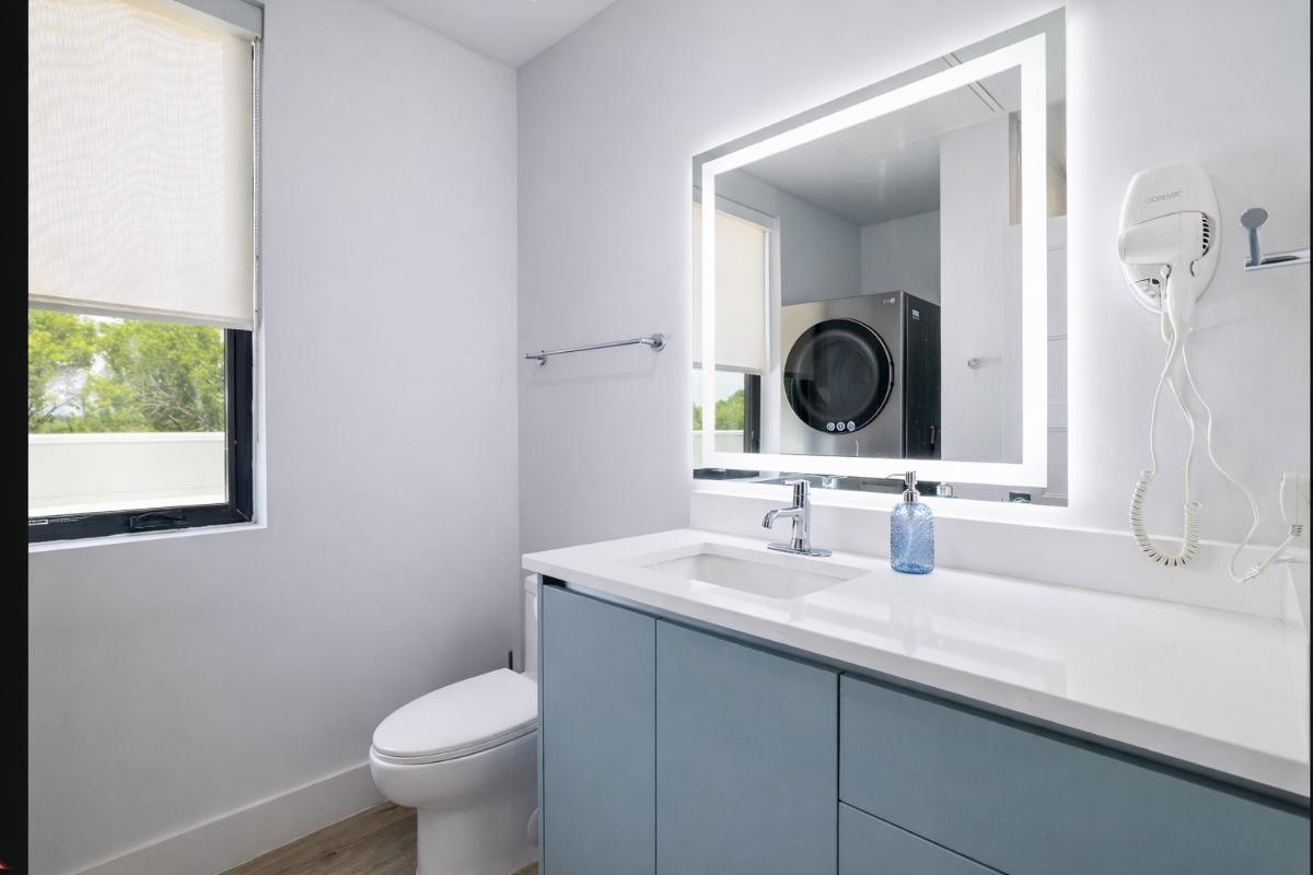 Brand New Luxury Condo Near SOCO (206) - Photo 5