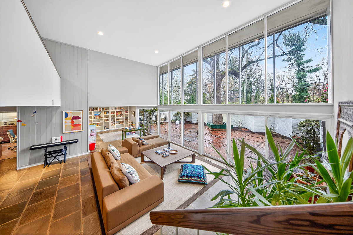 Mid Century Modern Oasis near metro, zoo, rock creek park and more - Photo 2