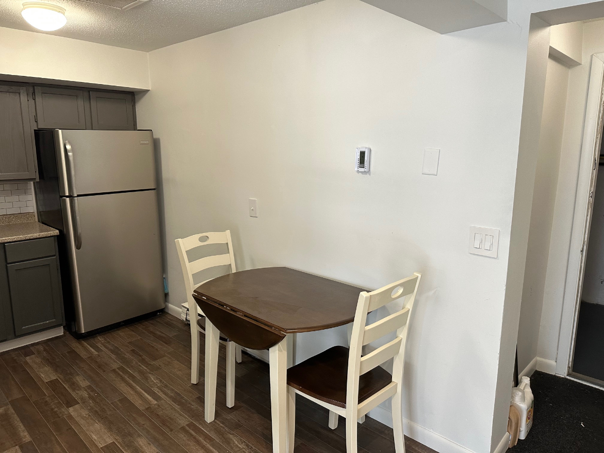 Great 1BR/1BA Condo in Burlington - Photo 4