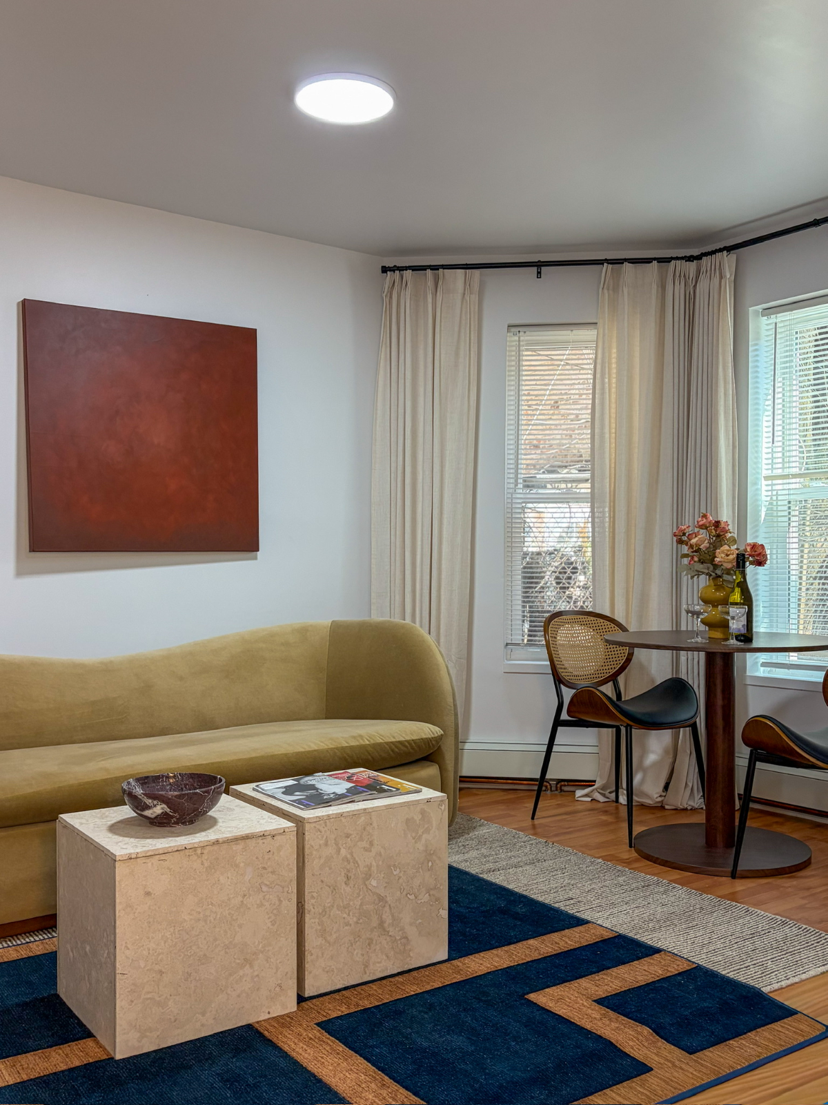 Bright three-bedroom apartment with outdoor space near Prospect Park - Photo 3