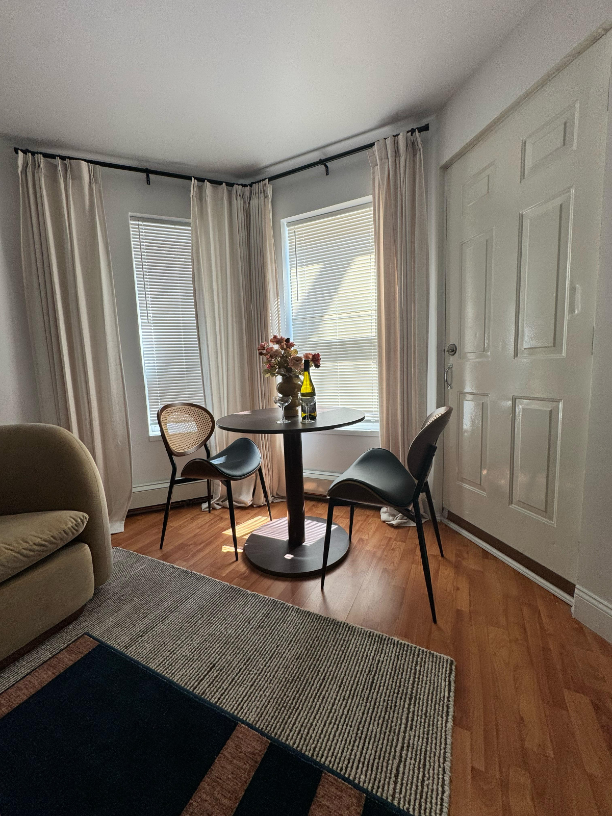 Bright three-bedroom apartment with outdoor space near Prospect Park - Photo 4