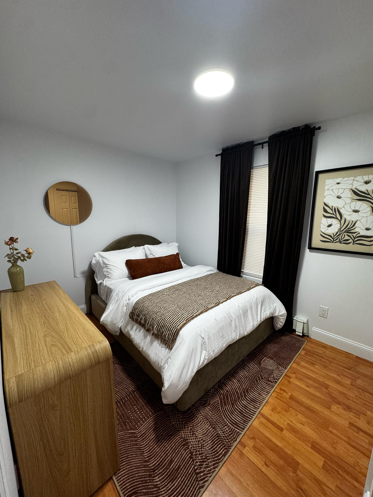 Bright three-bedroom apartment with outdoor space near Prospect Park - Photo 12