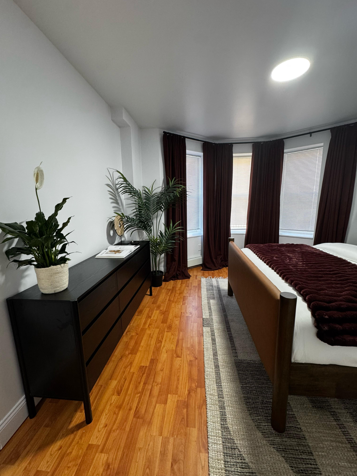 Bright three-bedroom apartment with outdoor space near Prospect Park - Photo 10