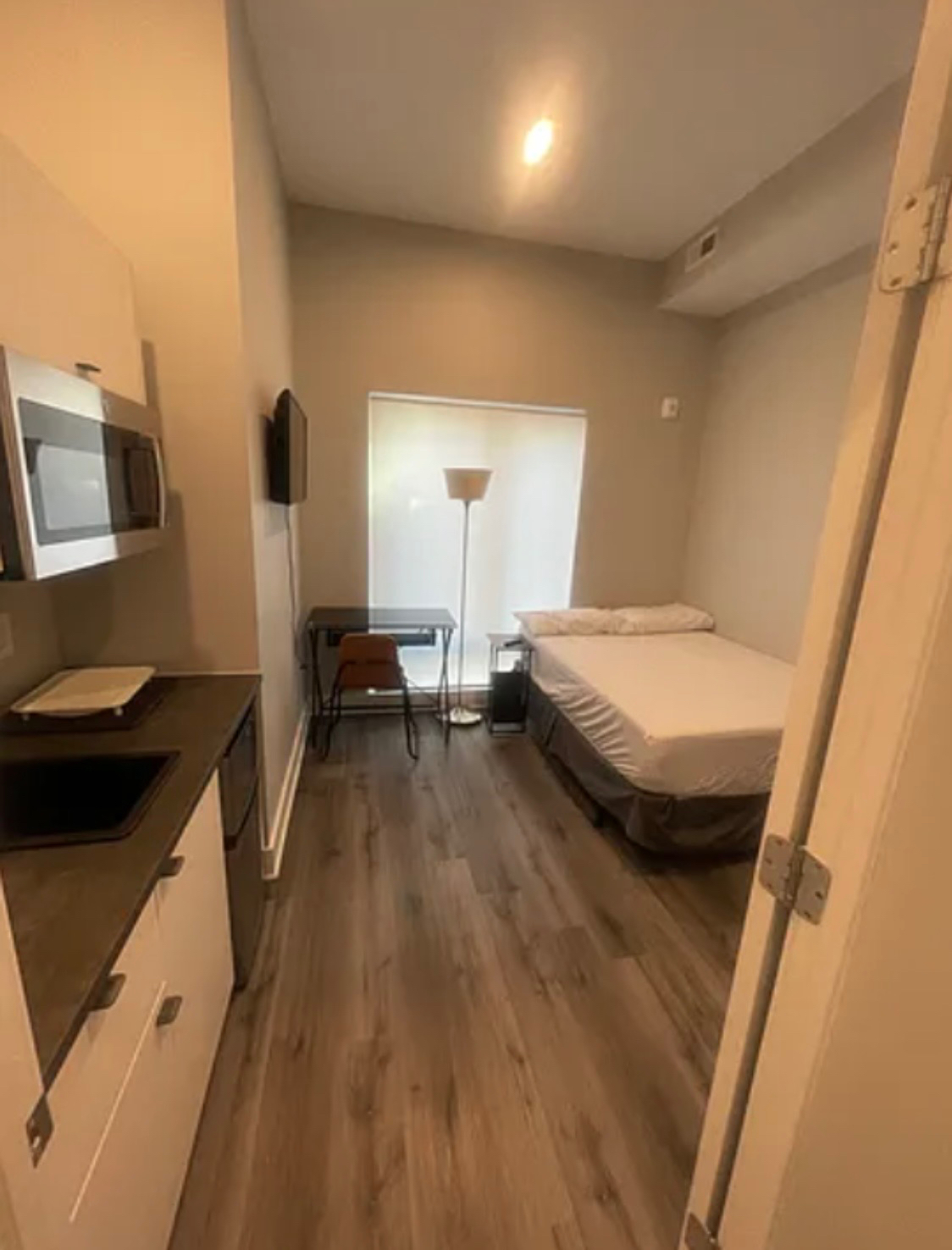 Ensuite unit available for short term and long term - Photo 3