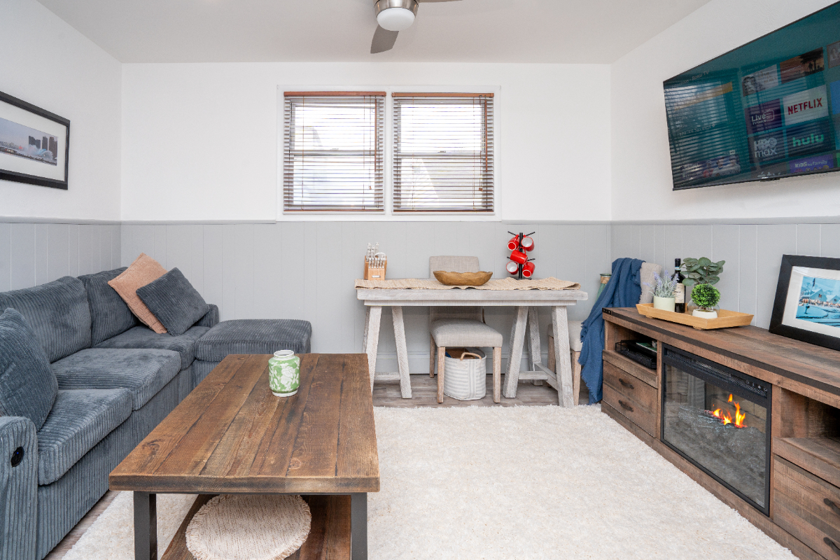 Cozy and Cute Cottage - Photo 5