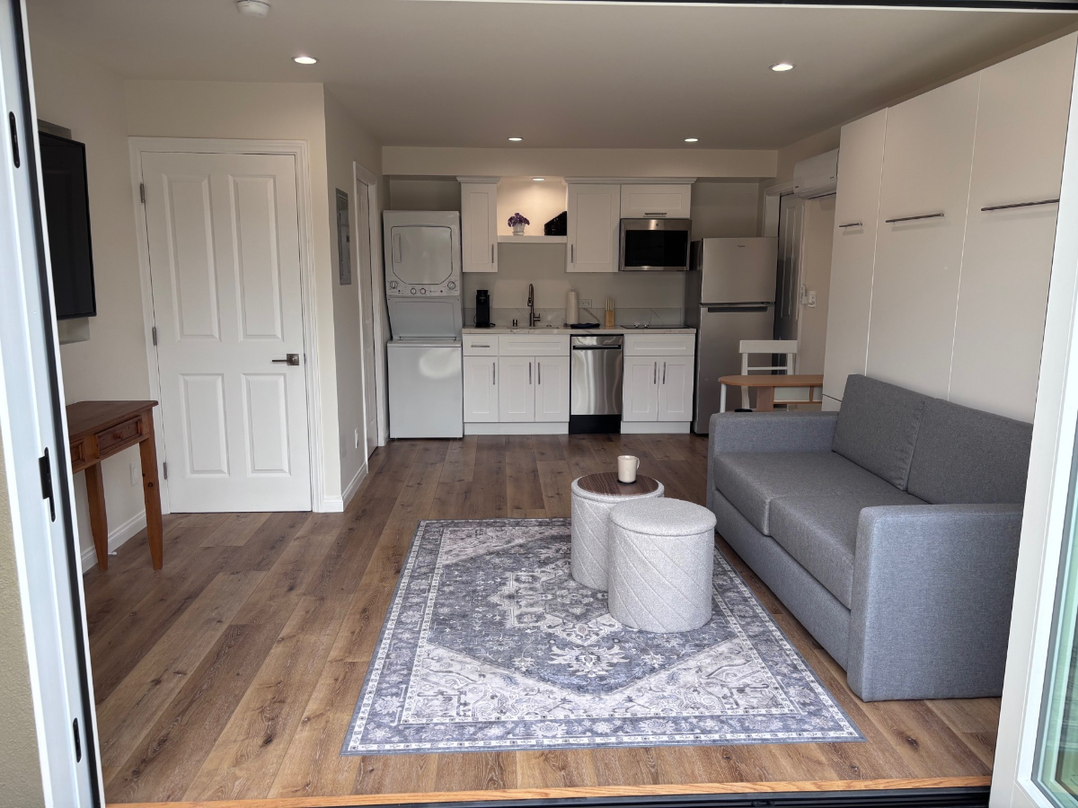 New West LA Studio - Photo 1
