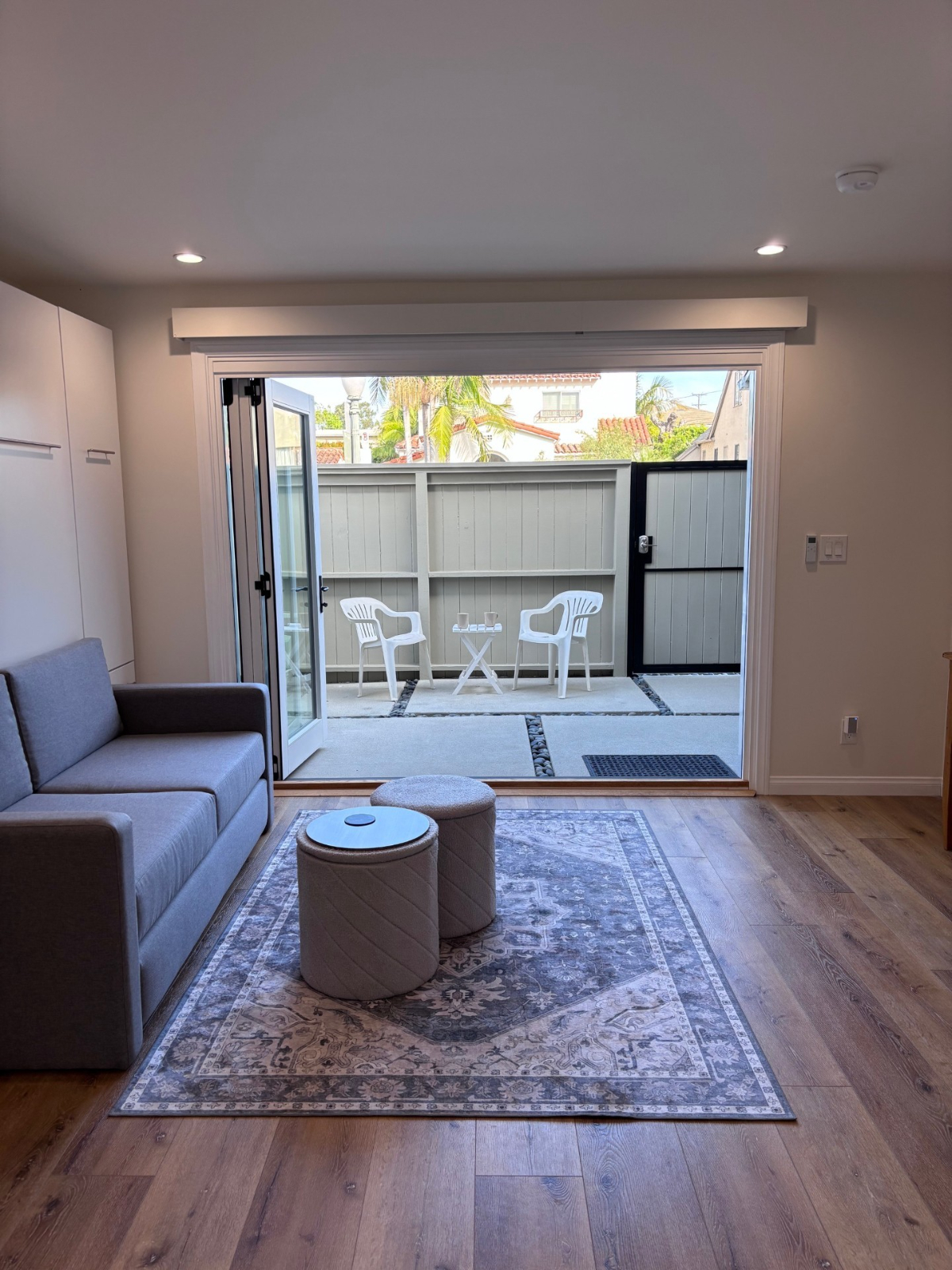 New West LA Studio - Photo 2