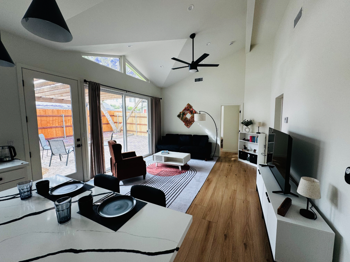Secluded Private Cottage, 2BR/1BR - Photo 1