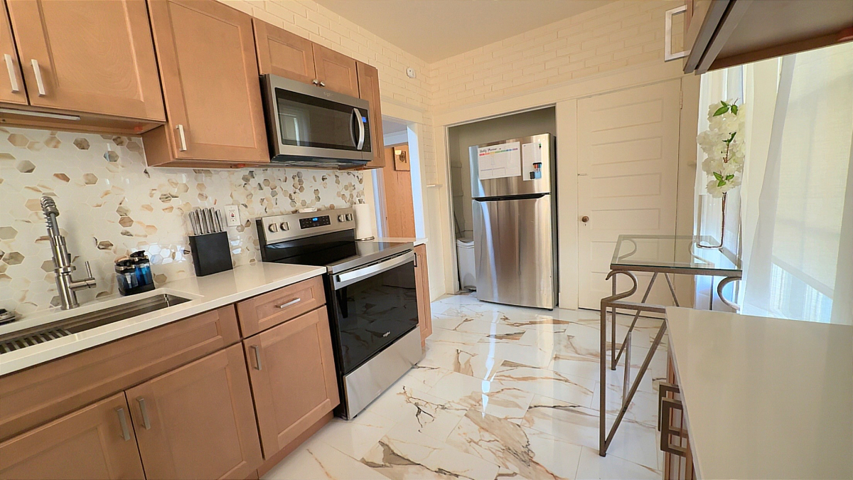 Where Comfort Meets Care: Your Ideal Travel Experience! - Photo 12