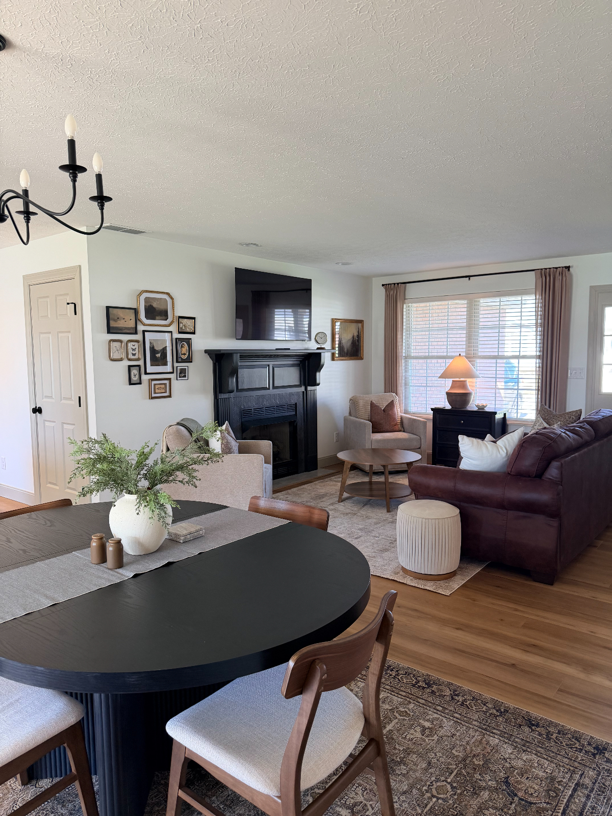 Charming Ranch, Renovated, Convenient Location - Photo 2