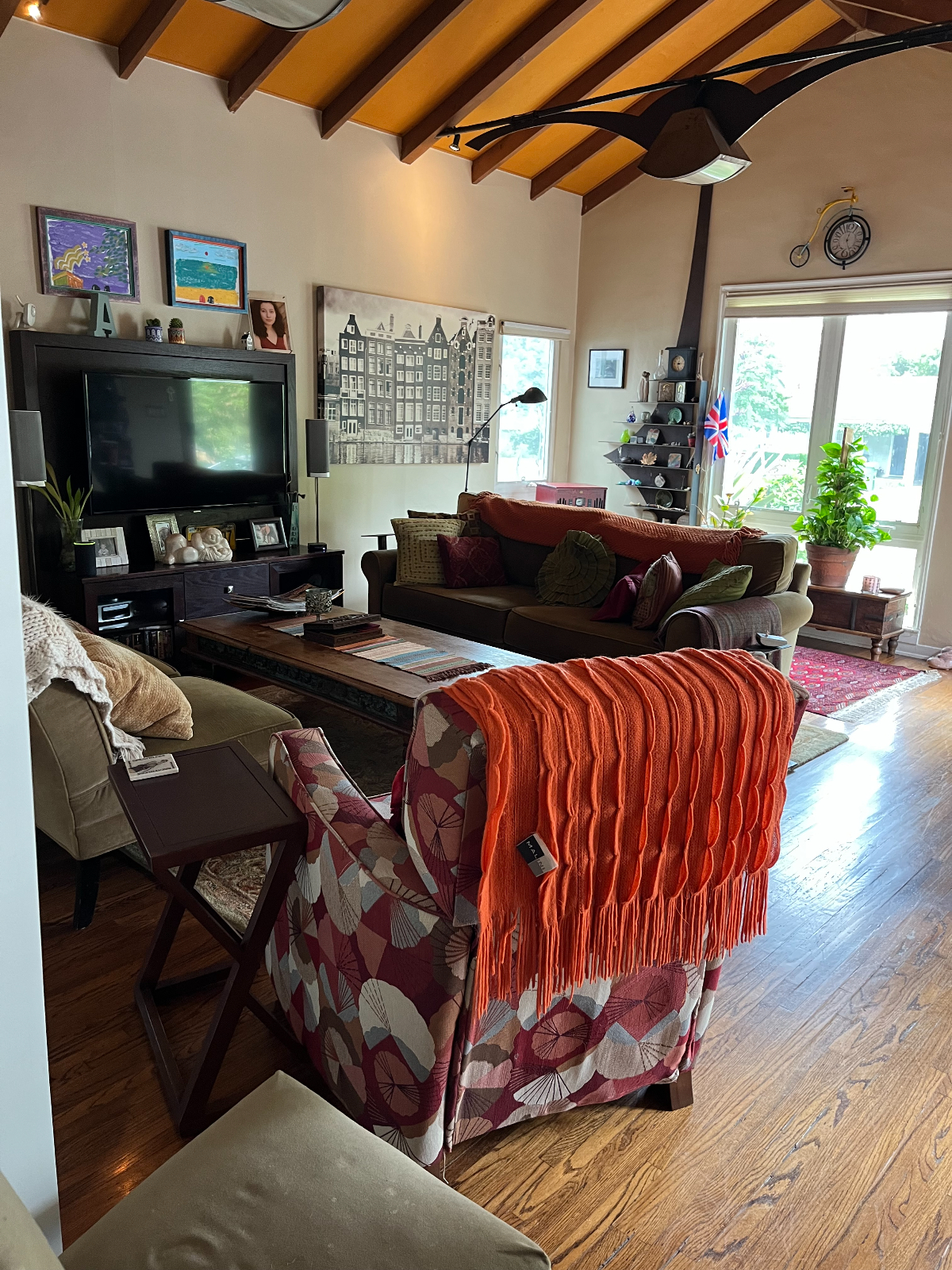 Family Home in Desirable West LA neighborhood - Photo 2