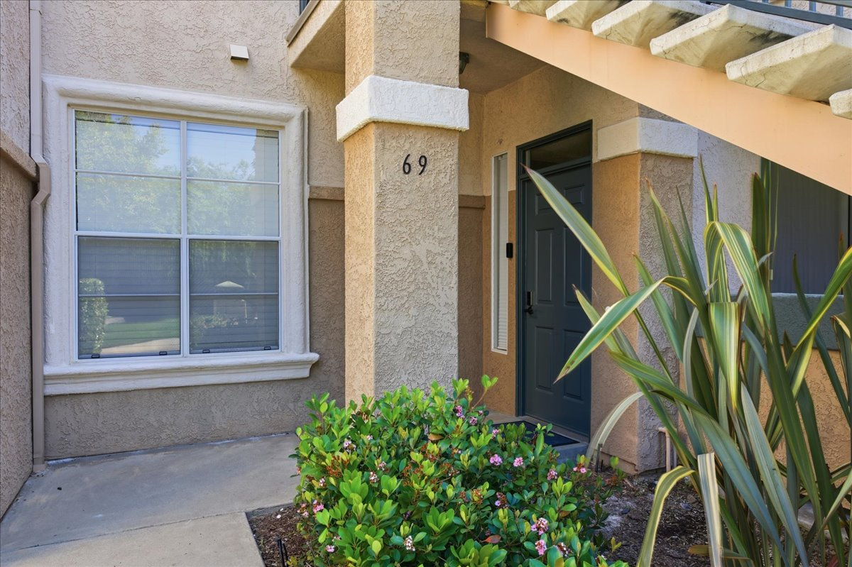 Carmel Valley/Del Mar Modern Condo near beach and races - Photo 4