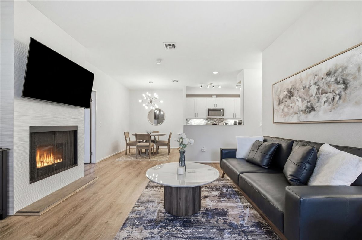 Carmel Valley/Del Mar Modern Condo near beach and races - Photo 2
