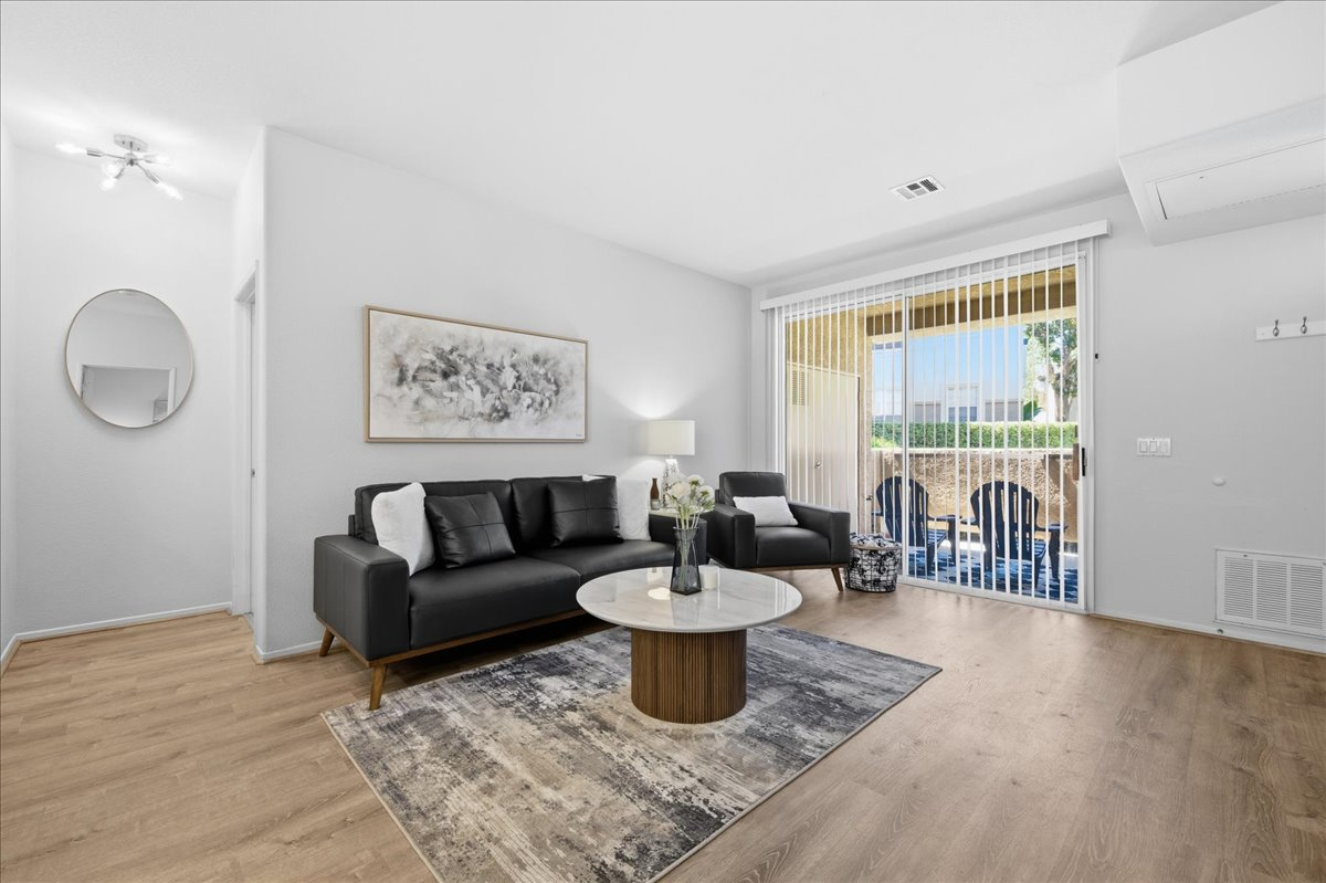 Carmel Valley/Del Mar Modern Condo near beach and races - Photo 5