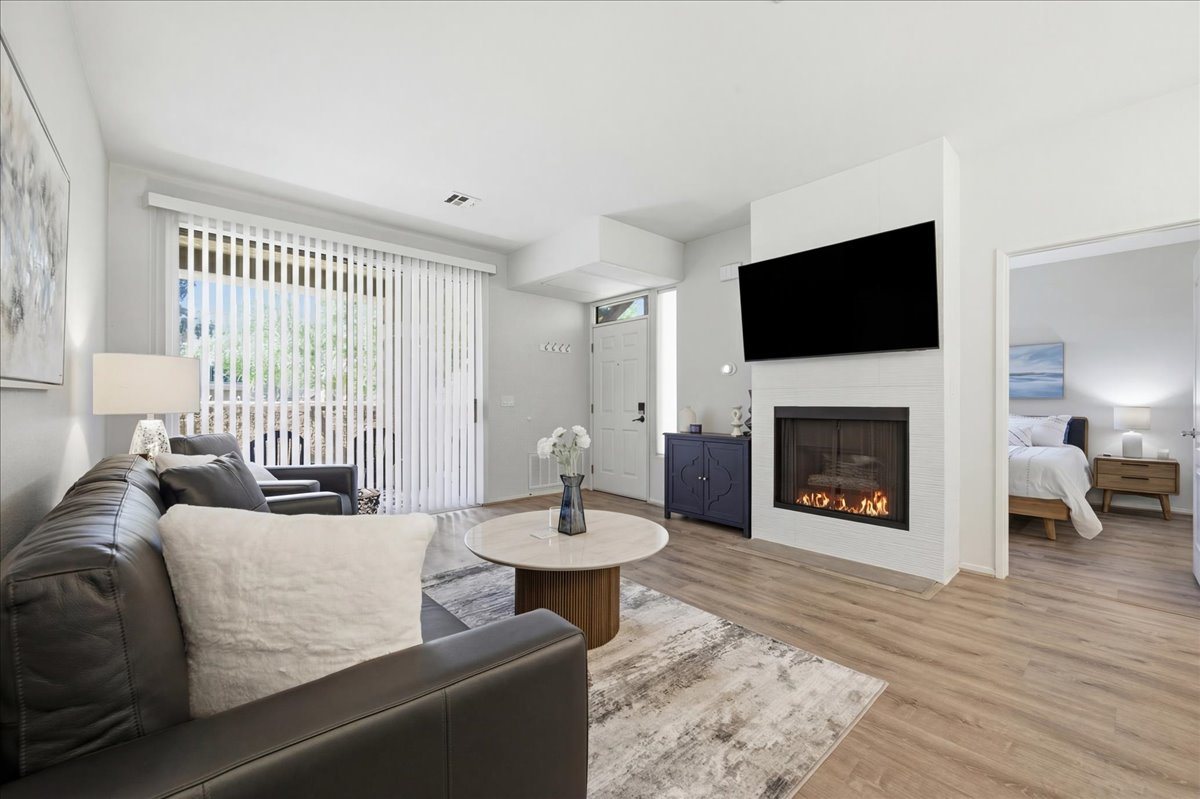 Carmel Valley/Del Mar Modern Condo near beach and races - Photo 3