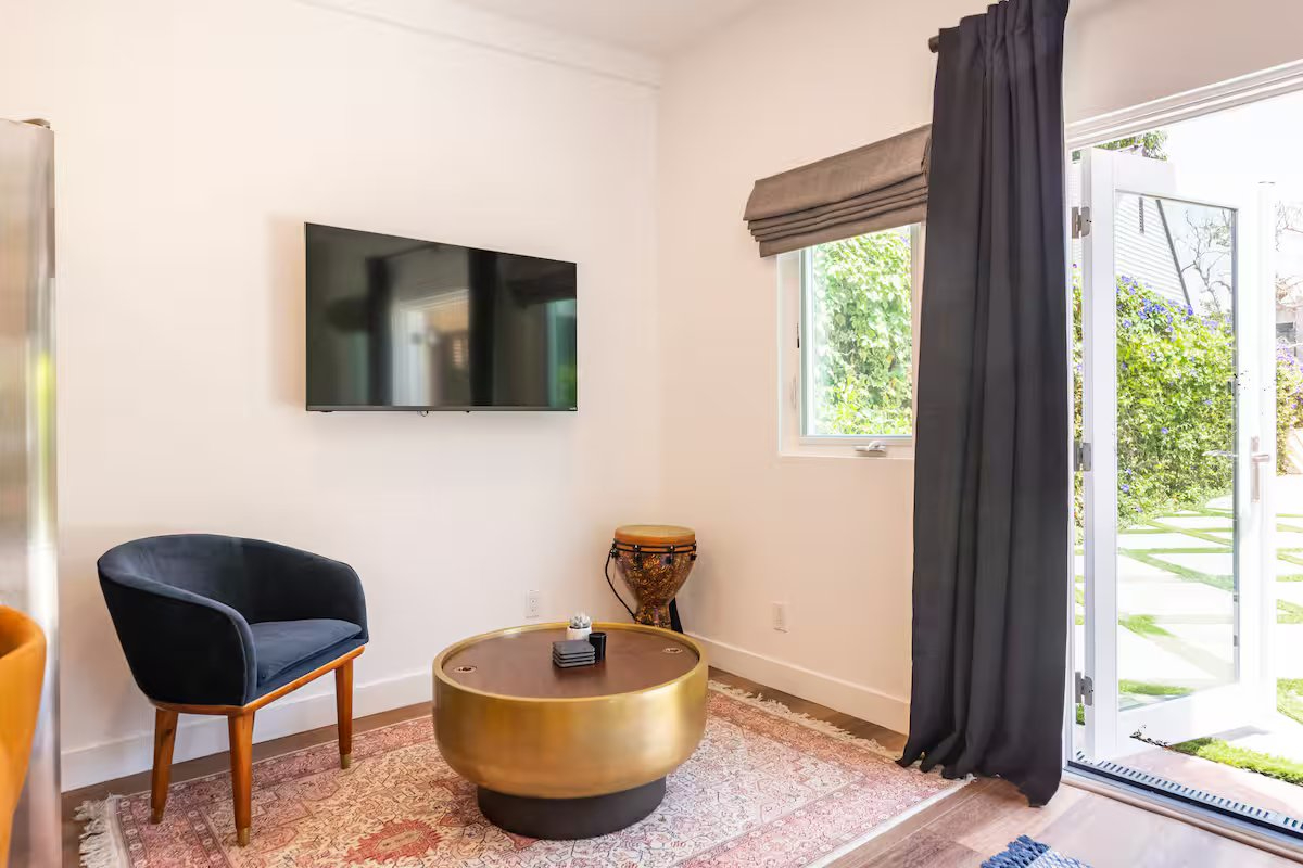 Private, Modern Guest House with Patio Access in a Gated Setting - Photo 3