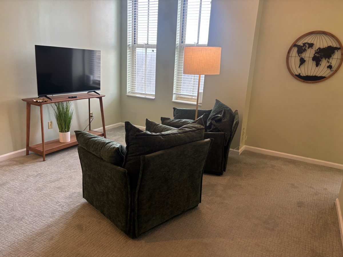 Upscale Condo in one of Huntingtons Historical Downtown Highrises - Photo 1