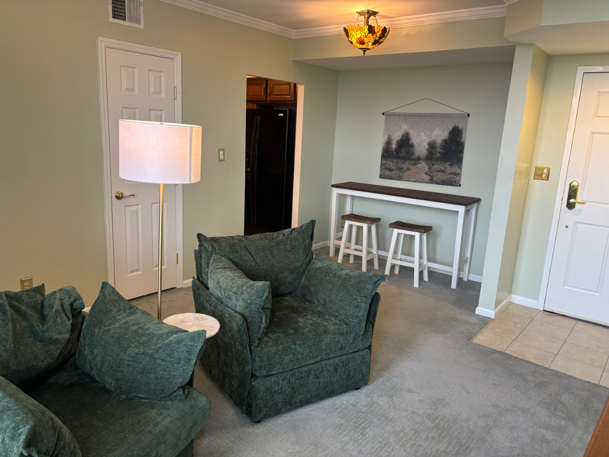 Upscale Condo in one of Huntingtons Historical Downtown Highrises - Photo 2