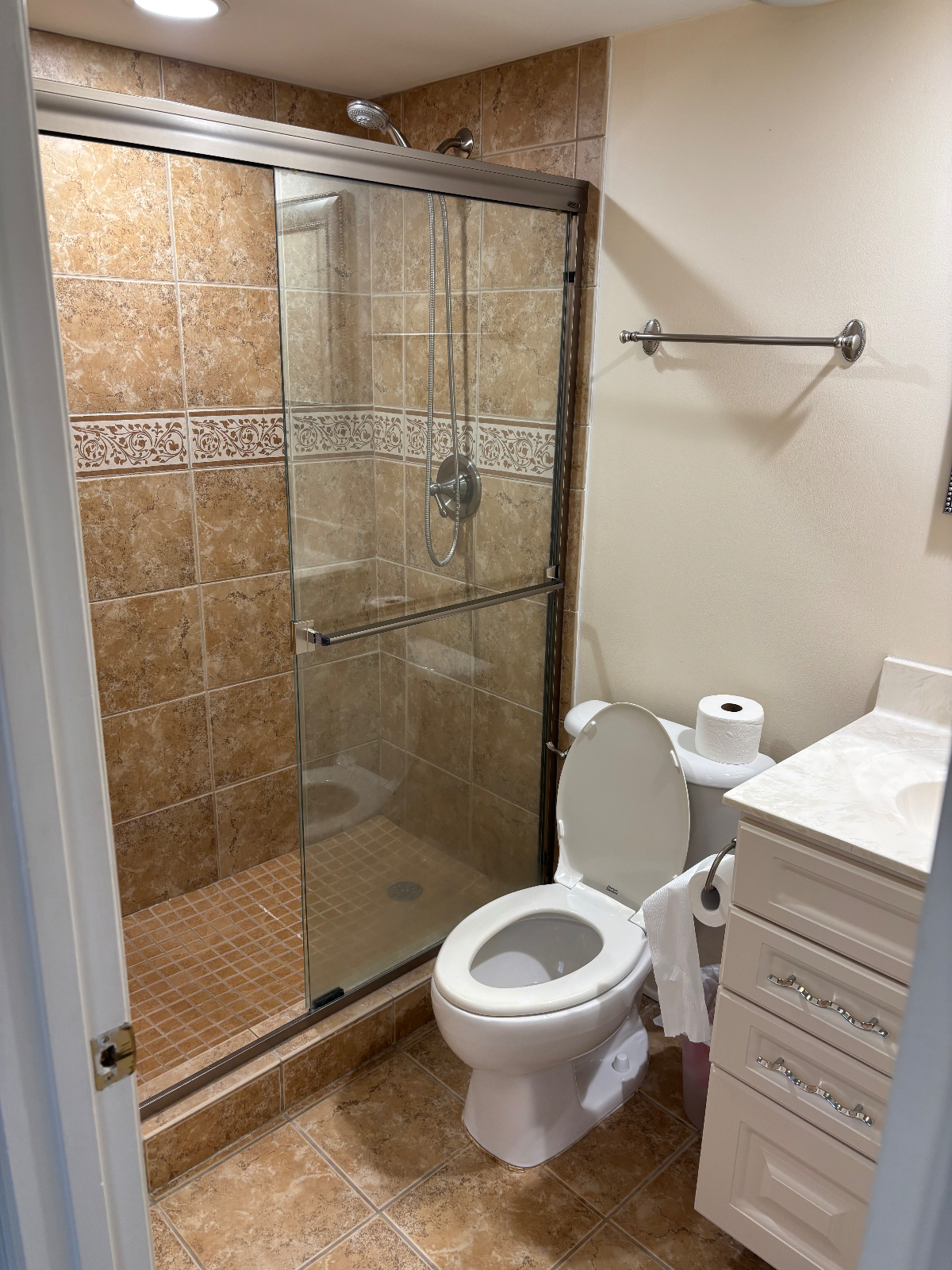 Upscale Condo in one of Huntingtons Historical Downtown Highrises - Photo 7