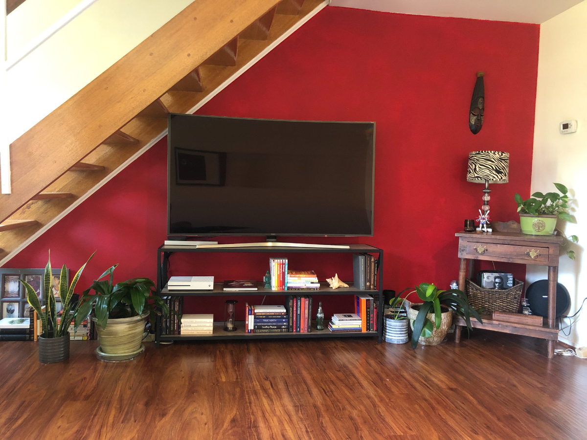 City Comfort on a Quiet Cul-de-Sac. Cozy Room in 2BR Townhome with Fireplace, Patio & Grill - Photo 3