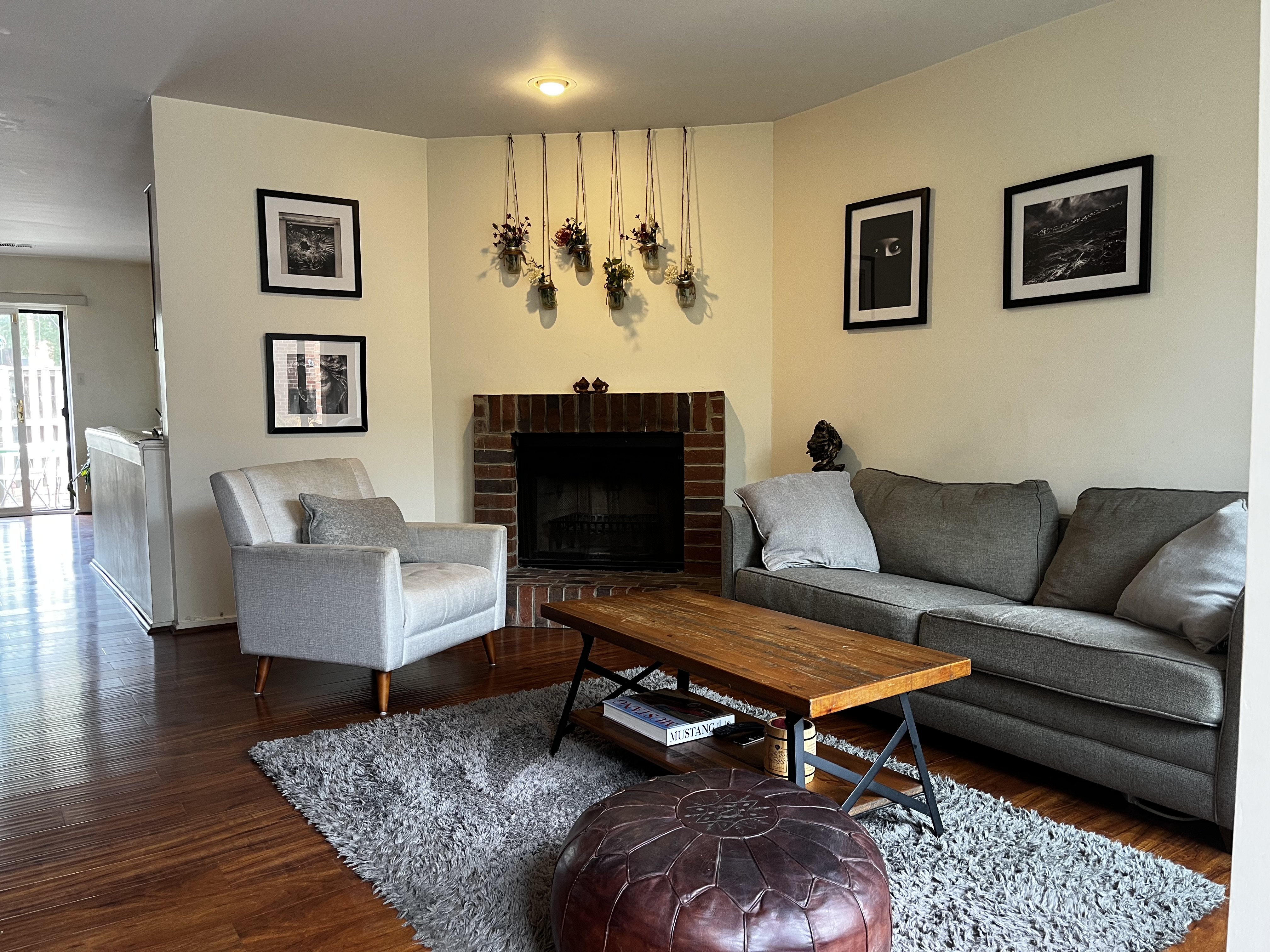 City Comfort on a Quiet Cul-de-Sac. Cozy Room in 2BR Townhome with Fireplace, Patio & Grill - Photo 7