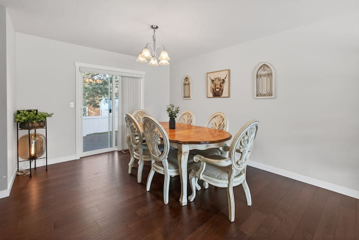 Spacious 4 BDR Home Near St Charles Medical Center, Downtown Bend, And Pine Nursery Park - Photo 4