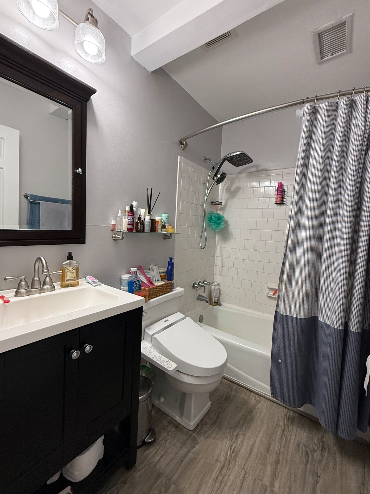 1 Bed/1Bath Capitol Hill East Ground Level Apartment - Photo 8