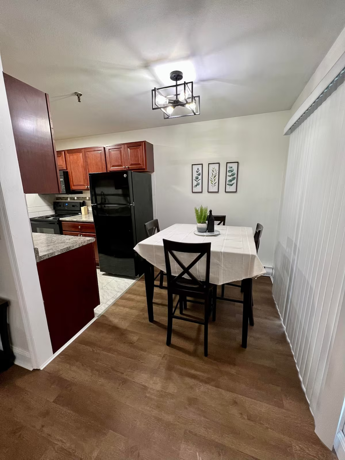 Clean and Modern 2BR Downstairs Apt - Photo 5