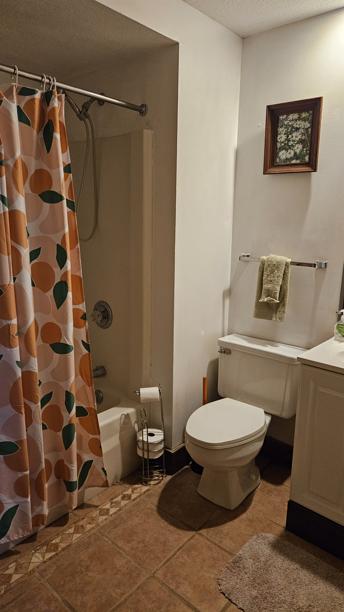 Comfortable and cozy 2 bedroom one and a half bath condo in beautiful Quechee  Vermont Fully equippe - Photo 9