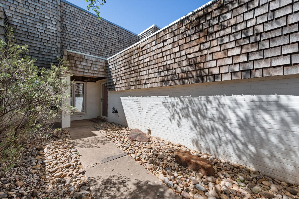 CASA 2302 - Photo 2