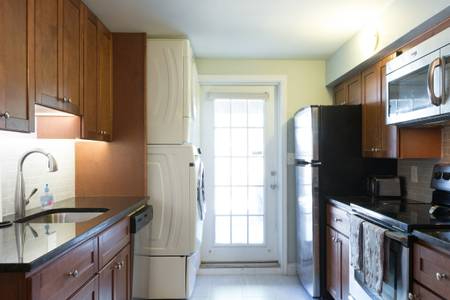 Apartment in Petworth - In-Unit Laundry & Off Street Parking - Photo 5