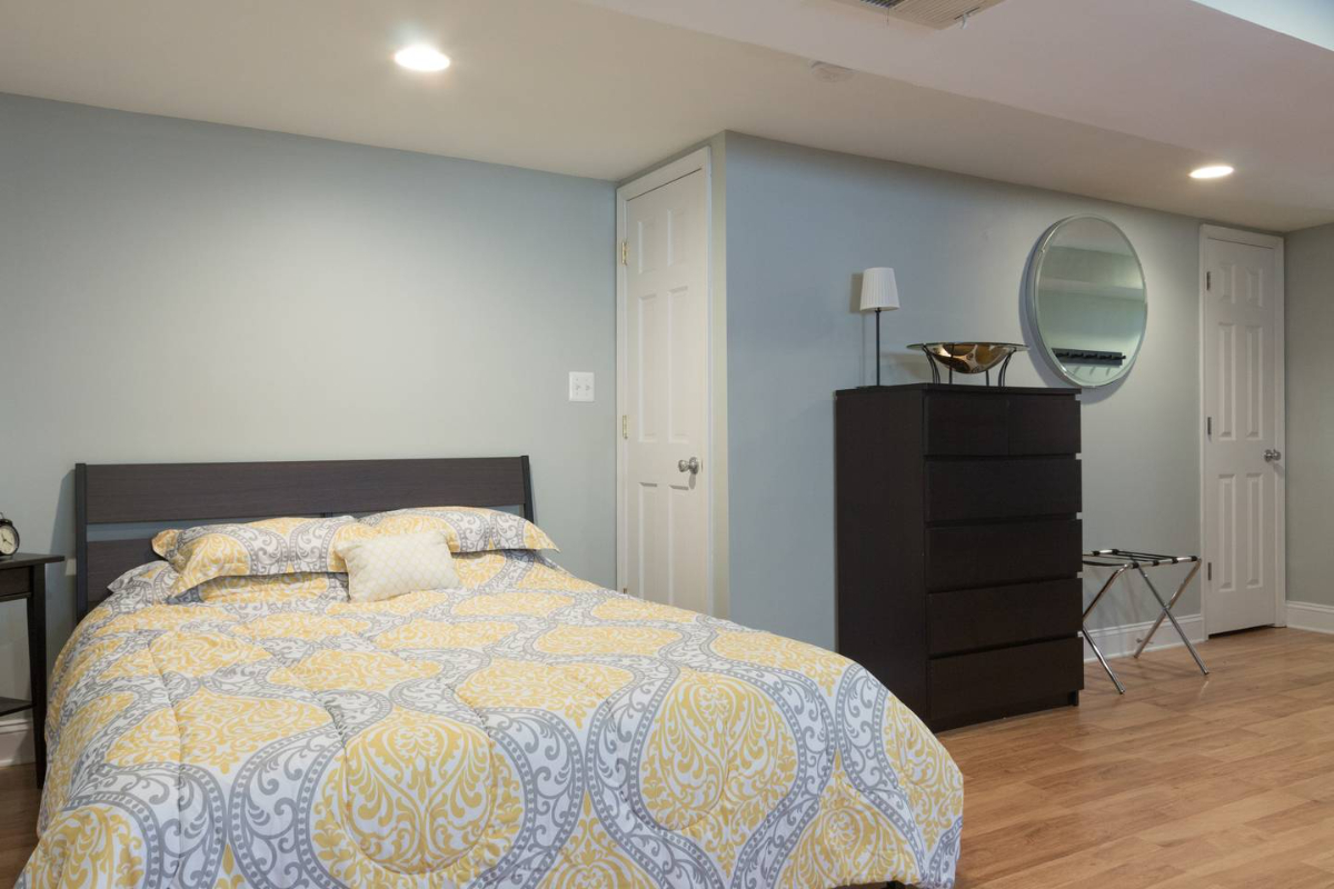 Apartment in Petworth - In-Unit Laundry & Off Street Parking - Photo 12