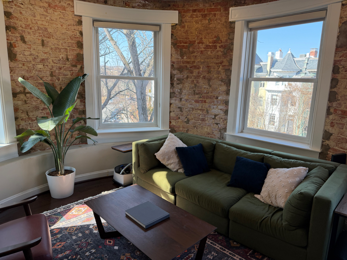 Victorian Turret Loft Built for Remote Work - Kalorama Triangle/Adams Morgan - Photo 3