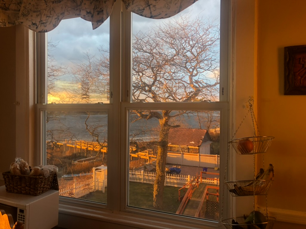 Spacious 3-Bedroom Bayview Retreat - Ideal for Traveling Professionals - Photo 4