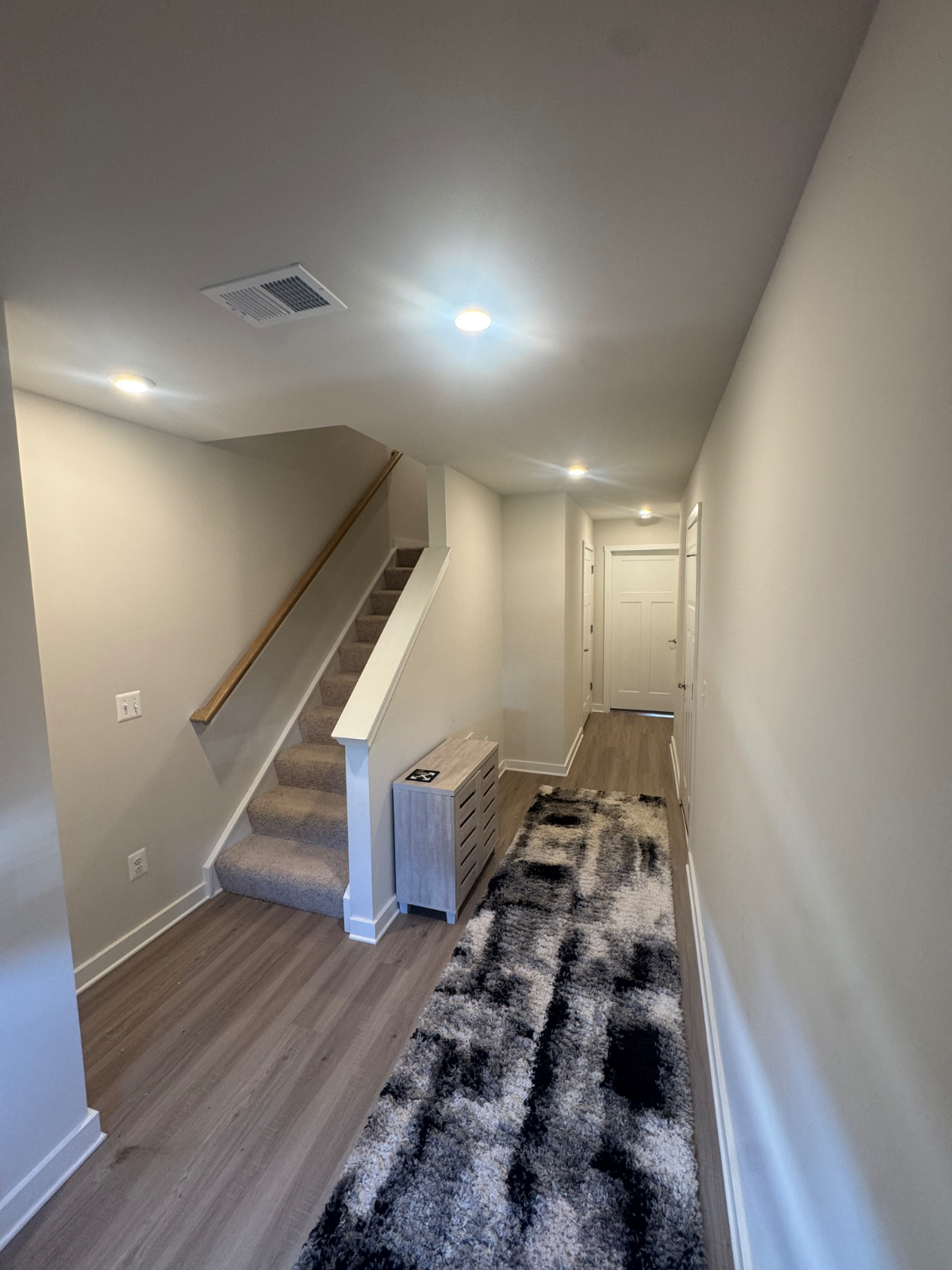 New End Unit 4BR/3.5BA Furnished Townhome -Home Gym-Garage -Utilities Included - Photo 1