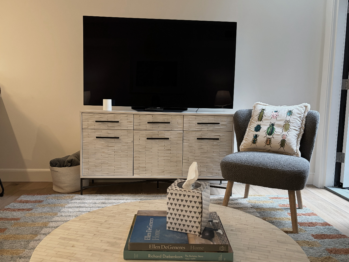 Stylish New Furnished 1-Bedroom in Charming Ashbury Heights - Photo 4