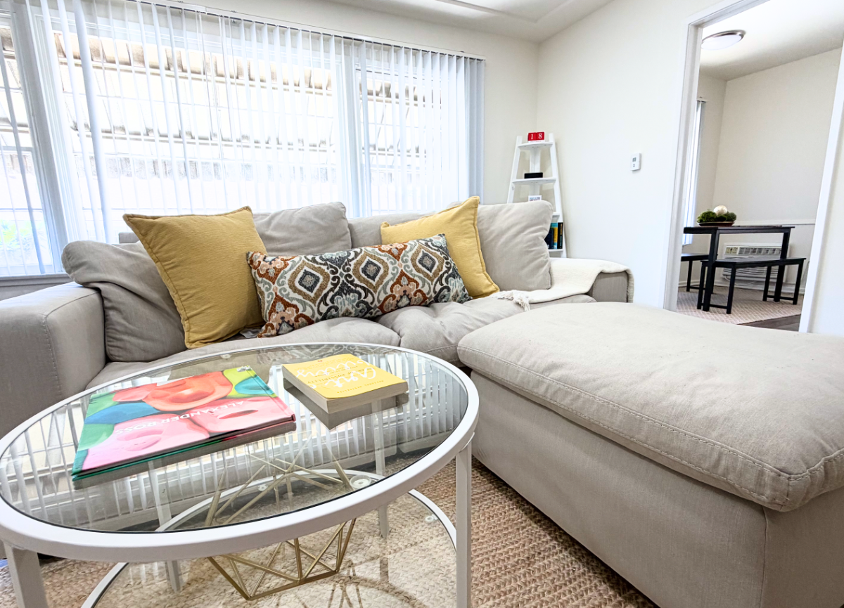 Modern, Central LA Apartment - Photo 2