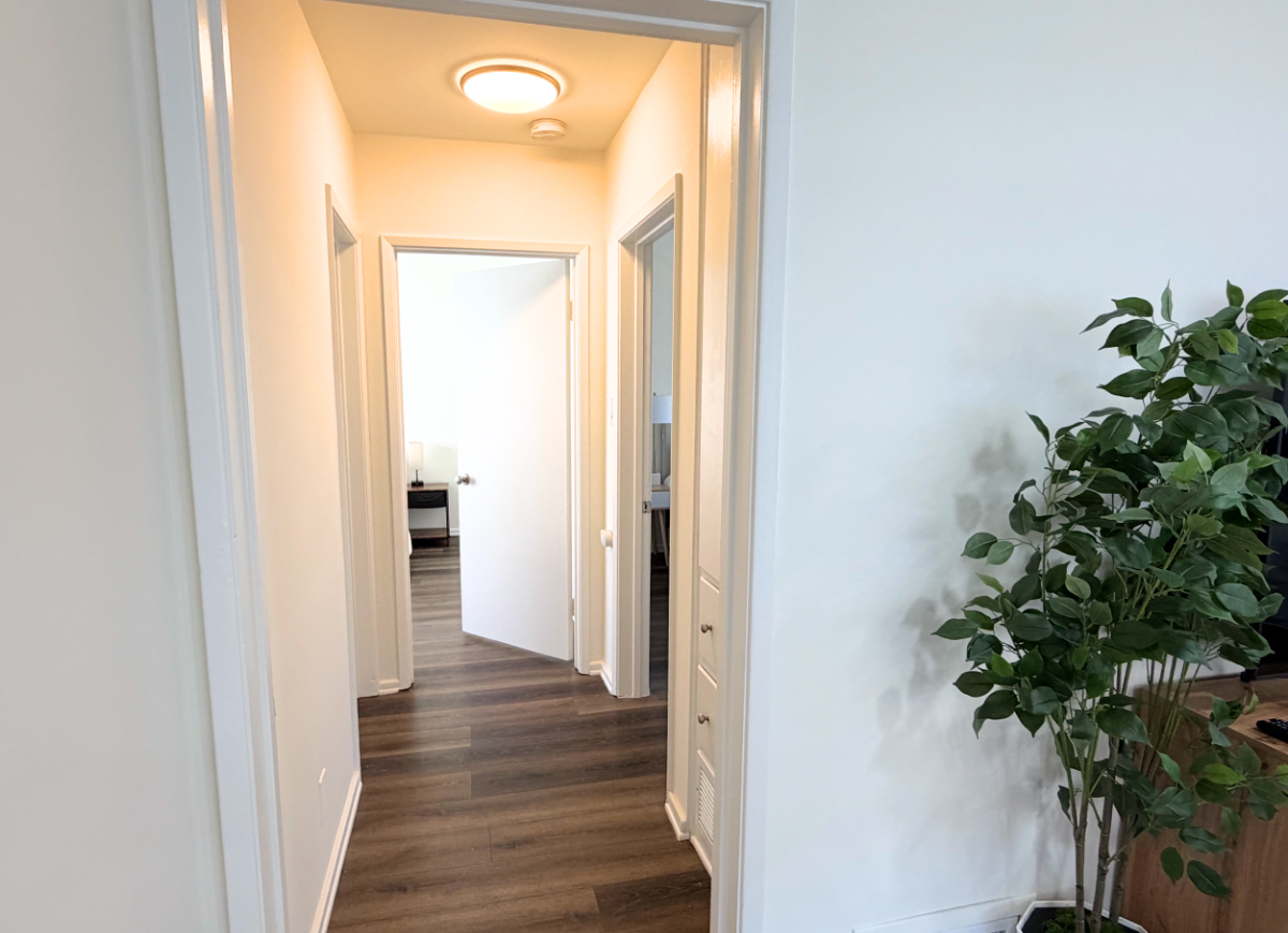 Modern, Central LA Apartment - Photo 5