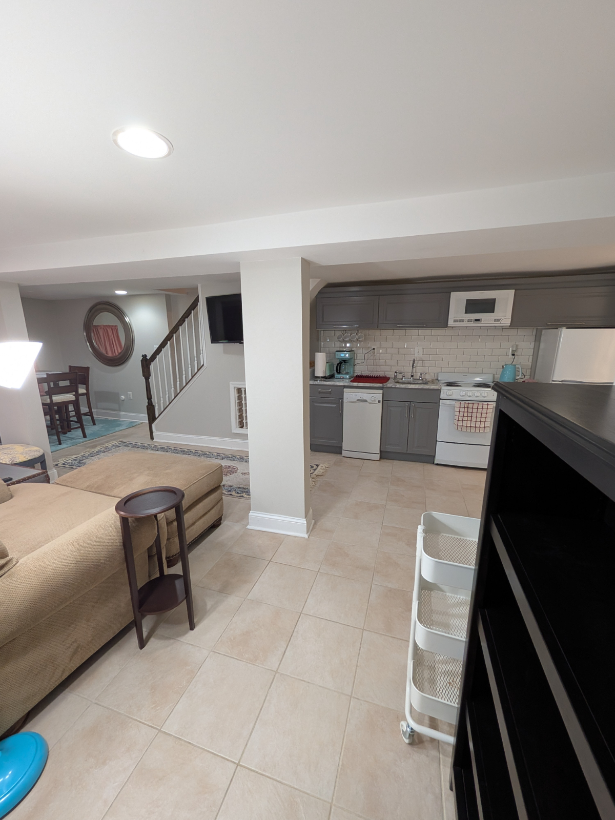 Cozy English Basement near Multiple Hospitals - Photo 5