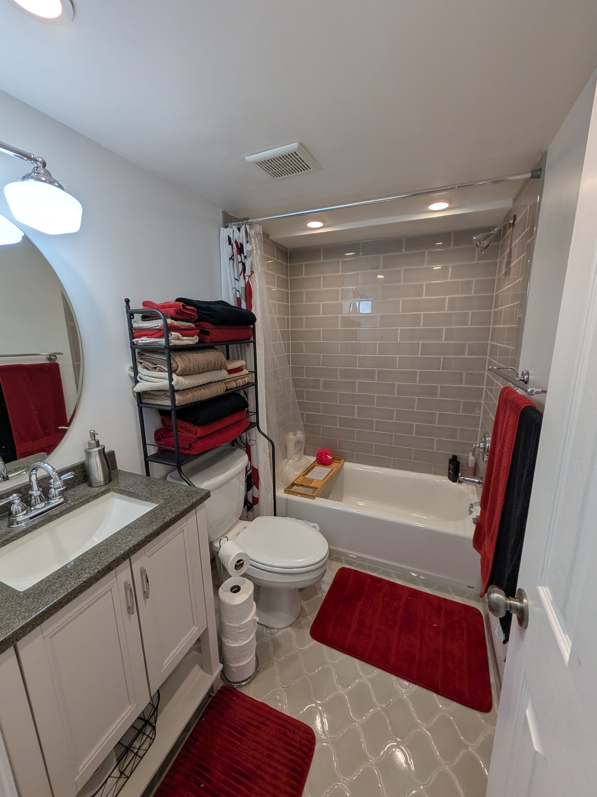 Cozy English Basement near Multiple Hospitals - Photo 11