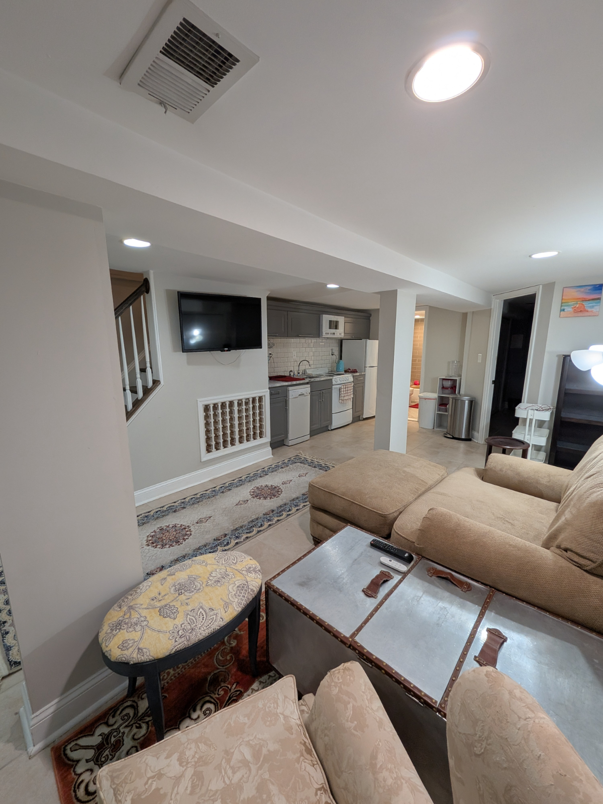 Cozy English Basement near Multiple Hospitals - Photo 3