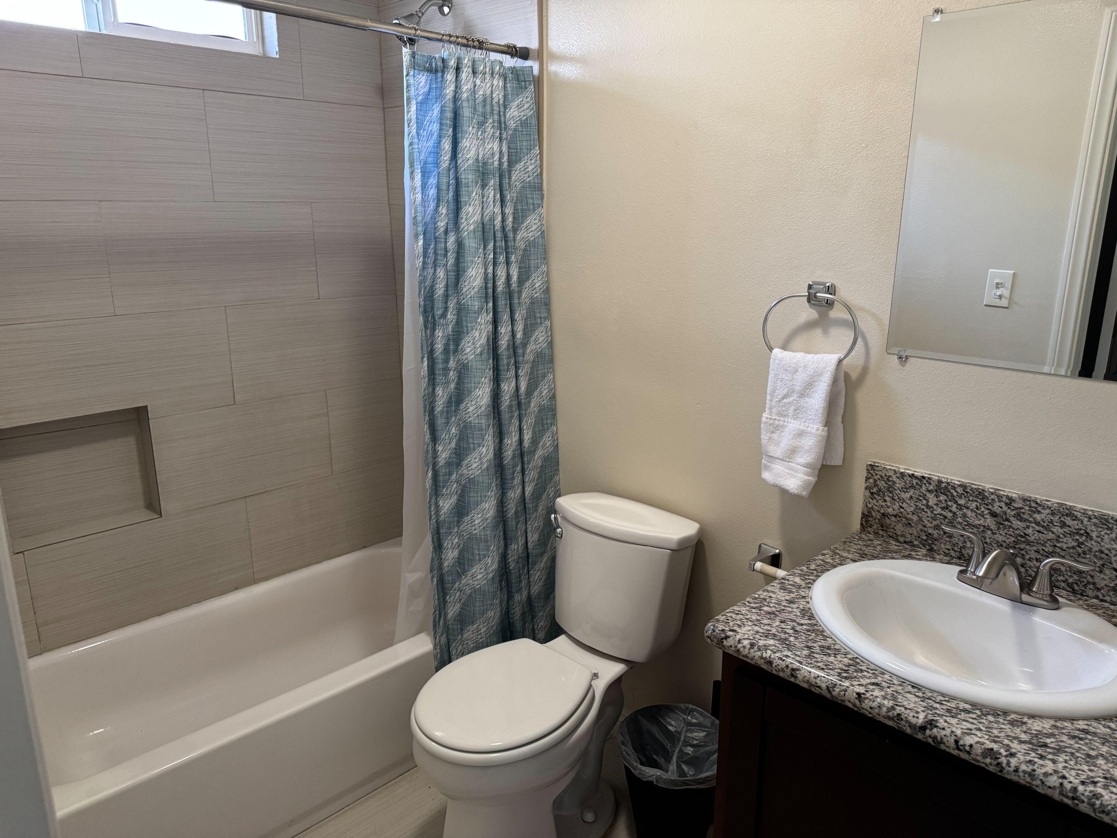 Now Leasing in South Los Angeles | Utilities Included Room 1 - Photo 5