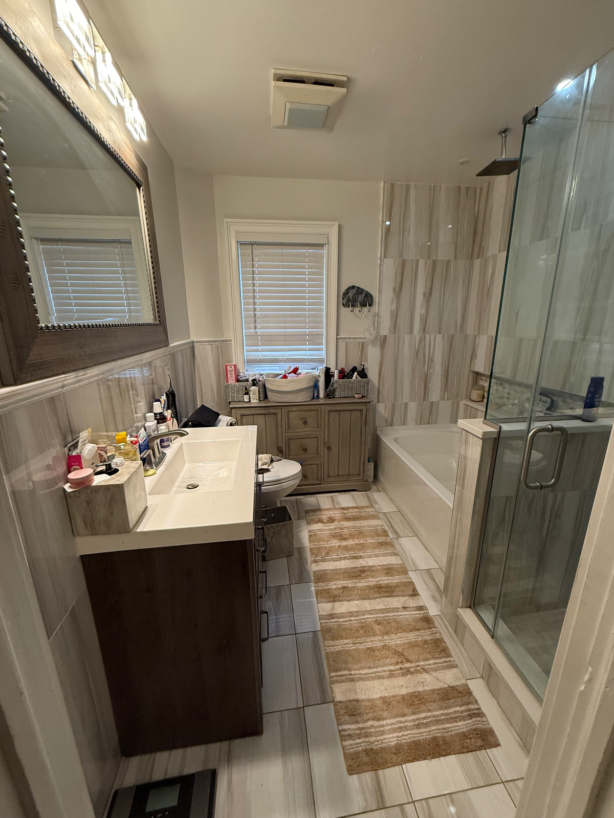 Stylish 3BR First-Floor Apartment with Private Entrance & Spacious Layout -- Prime Location - Photo 5