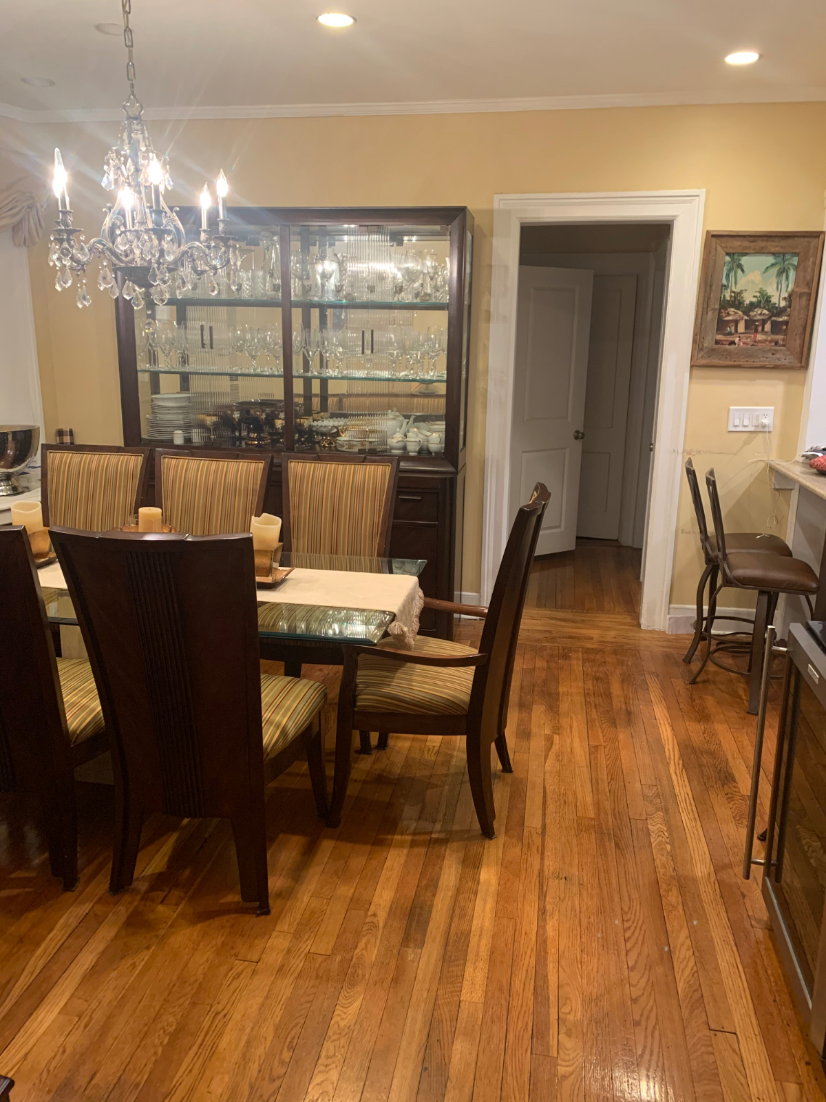 Stylish 3BR First-Floor Apartment with Private Entrance & Spacious Layout -- Prime Location - Photo 3